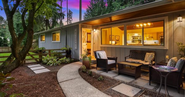 Updated Bothell Home | Bothell, WA 98021 | Listed with Wes Jones